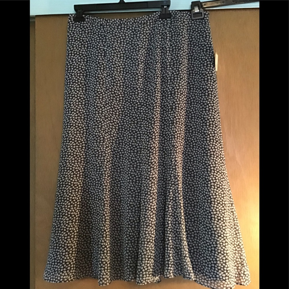 Joneswear flared skirt size 14 NWT “Windmere”